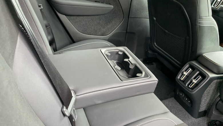 Volvo XC40 2.0 B3P Plus Dark 5dr Auto Petrol Estate